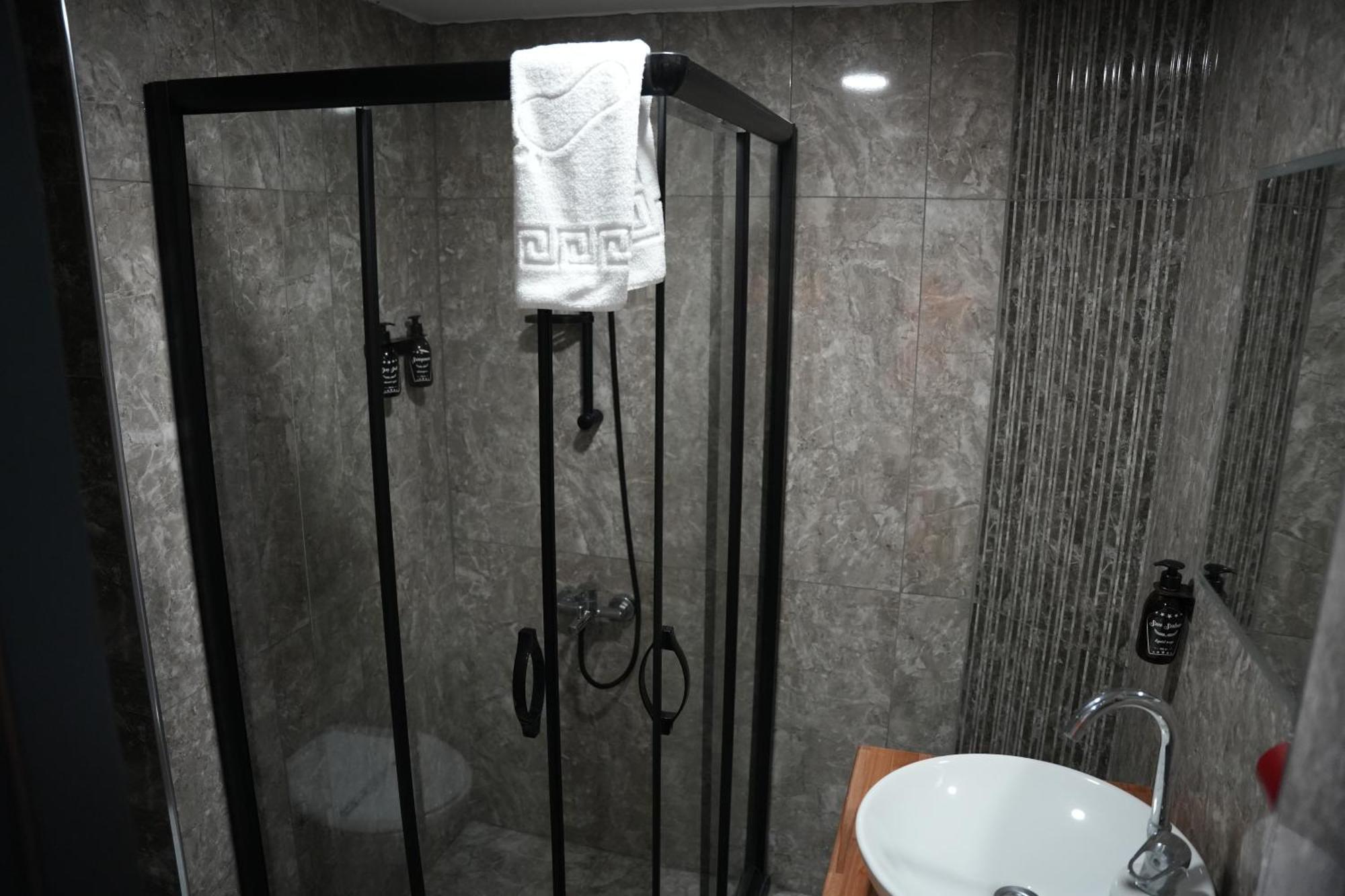 Eniza Hotel Μερσίνη Εξωτερικό φωτογραφία